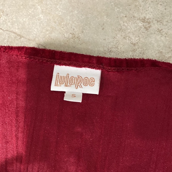 NEW LuLaRoe Shirley crushed red velvet - Picture 4 of 7